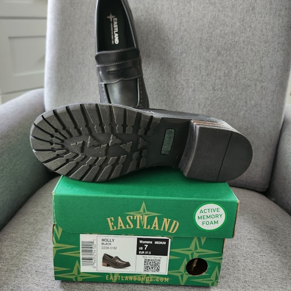 Women's loafers, size 7, color black - Picture 1 of 6